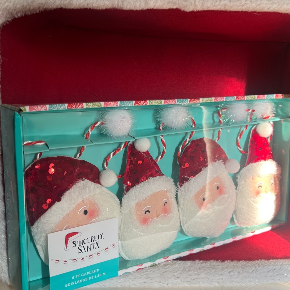Santa Claus Garland with Red Hats